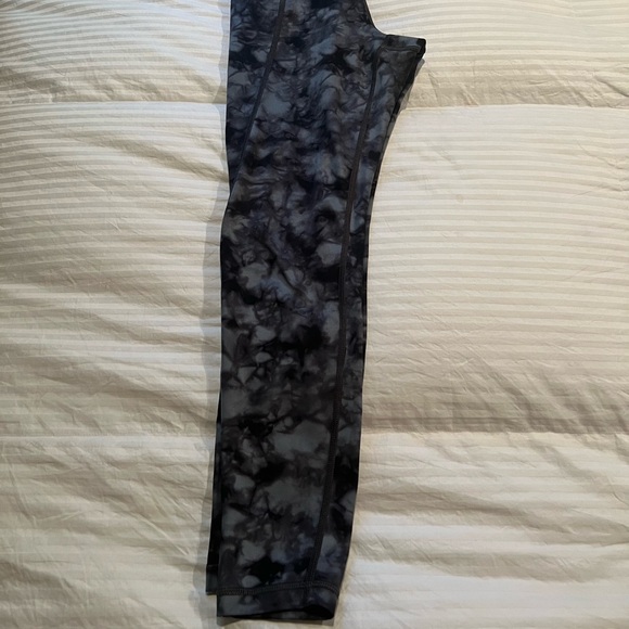 Athleta Salutation 7/8 Leggings - Picture 3 of 7